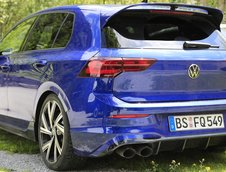 Volkswagen Golf R necamuflat