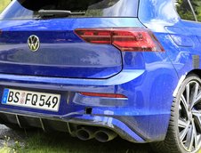 Volkswagen Golf R necamuflat