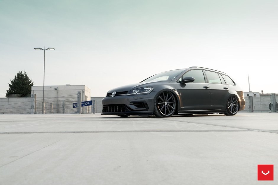 Volkswagen Golf R Variant by Vossen