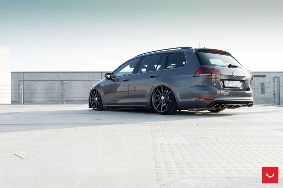 Volkswagen Golf R Variant by Vossen