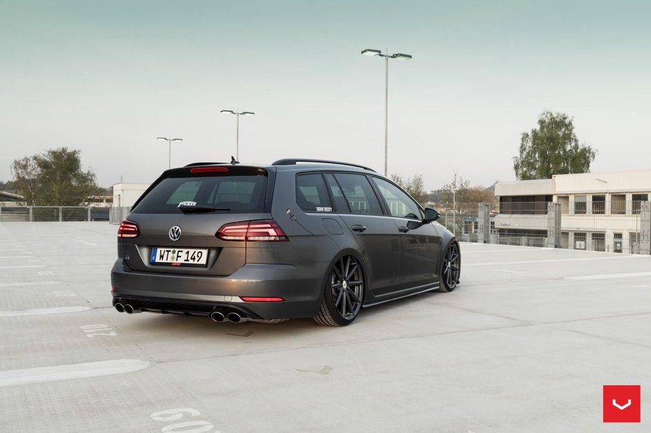 Volkswagen Golf R Variant by Vossen