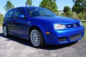Volkswagen Golf R32 cu 1.142 de kilometri la bord