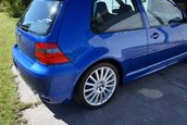 Volkswagen Golf R32 cu 1.142 de kilometri la bord