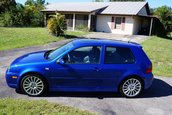 Volkswagen Golf R32 cu 1.142 de kilometri la bord