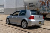 Volkswagen Golf R32 cu 21.714 kilometri la bord