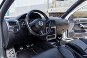 Volkswagen Golf R32 cu 21.714 kilometri la bord