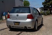 Volkswagen Golf R32 cu 21.714 kilometri la bord