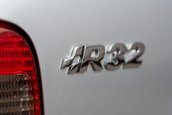 Volkswagen Golf R32 cu 21.714 kilometri la bord