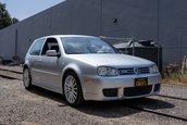 Volkswagen Golf R32 cu 21.714 kilometri la bord