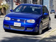 Volkswagen Golf R32 cu 59.436 de kilometri