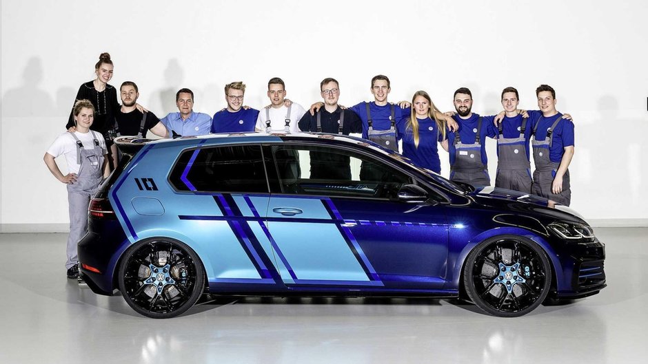 Volkswagen GTI First Decade Concept si GTE Estate impulsE