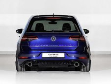 Volkswagen GTI First Decade Concept si GTE Estate impulsE