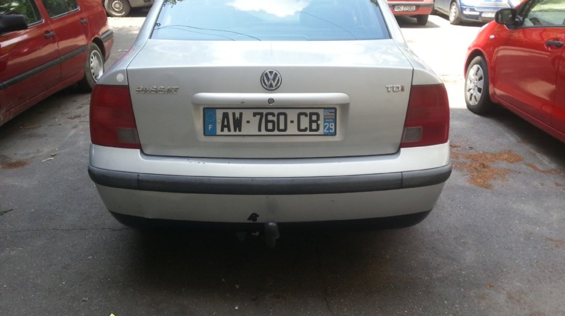 Volkswagen Passat 1 9 TDI ACCEPT VARIANTE SI PE DREAPTA