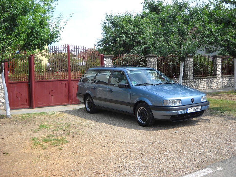 Volkswagen Passat B3 - 35i  "Passi"