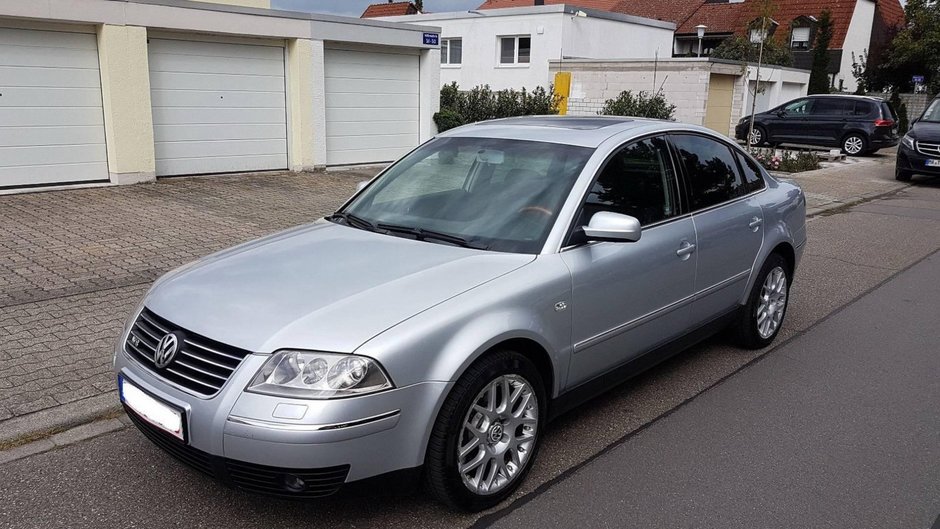 Volkswagen Passat W8 din 2002