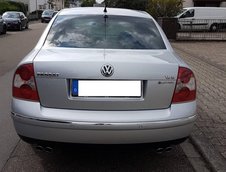 Volkswagen Passat W8 din 2002