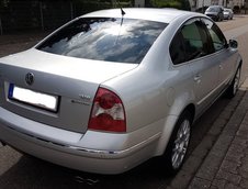 Volkswagen Passat W8 din 2002