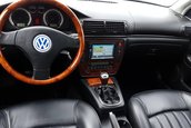 Volkswagen Passat W8 din 2002