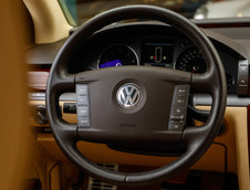 Volkswagen Phaeton cu 12.000 de km in bord