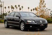 Volkswagen Phaeton cu 12.000 de km in bord