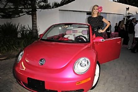 Volkswagen prezinta Barbie New Beetle decapotabil Volkswagen prezinta Barbie New Beetle decapotabil
