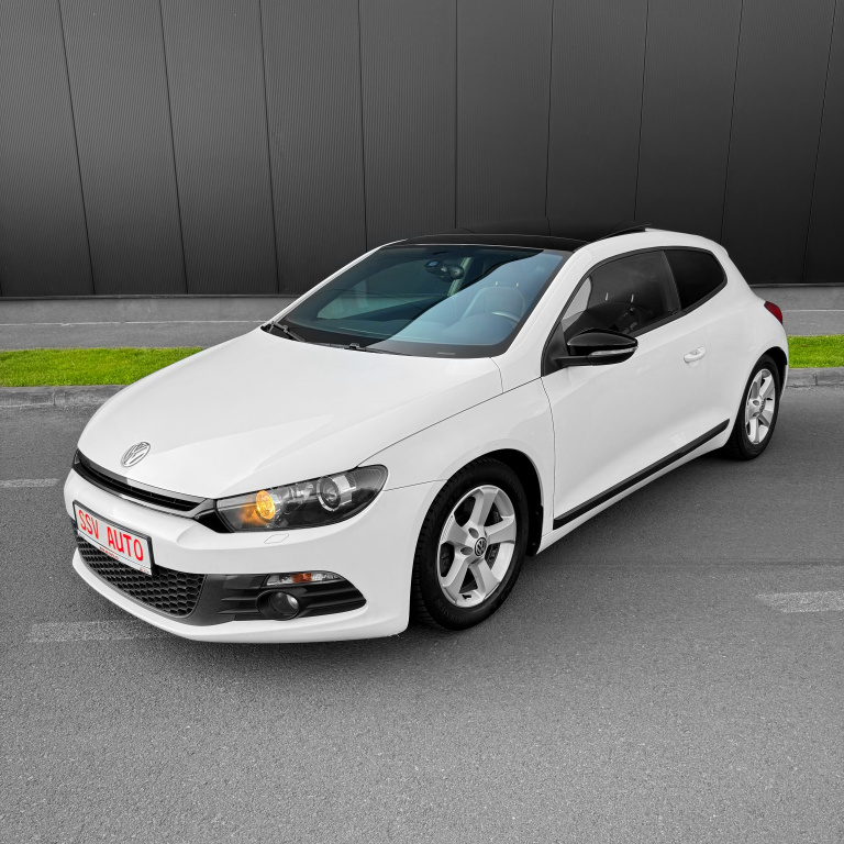 Volkswagen Scirocco 1.4 TSI 160CP Sport Alb Panoramic Touchscreen Mare 2010
