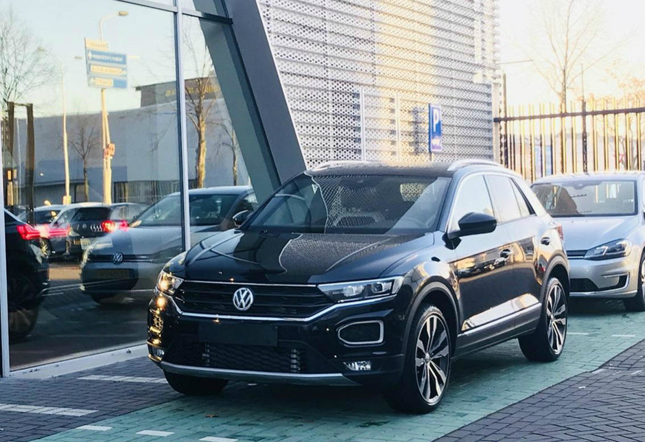 Volkswagen T-Roc la dealer