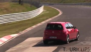 Volkswagen testeaza la Nurburgring un prototip misterios