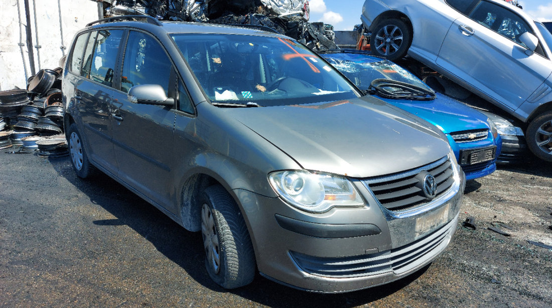 Volkswagen Touran facelift 1.4 tip BSX , cutie tip KLK