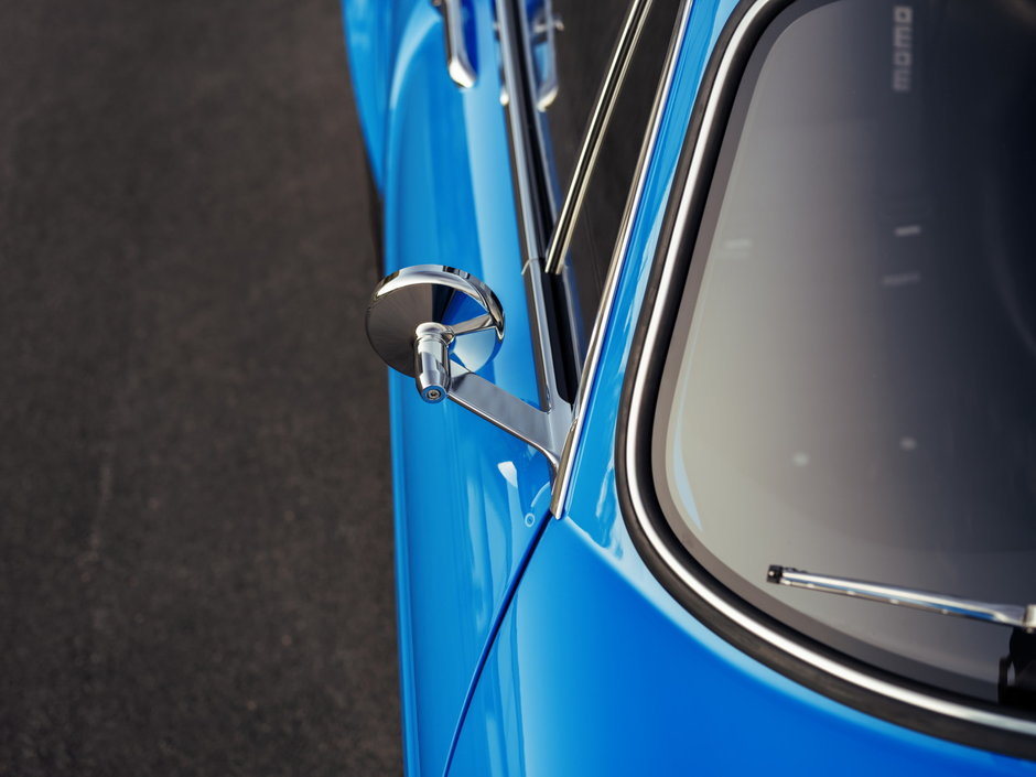 Volvo P1800 Cyan