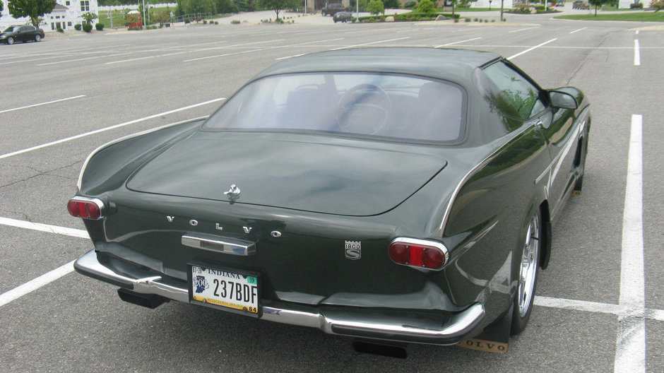 Volvo P1800 pe sasiu de Corvette C4