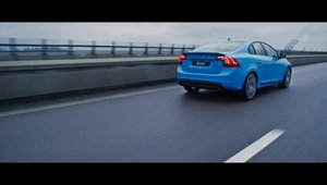 Volvo prezinta in actiune noile S60 si V60 Polestar