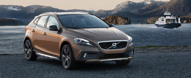 Volvo prezinta la Paris V40 R-Design si V40 Cross Country