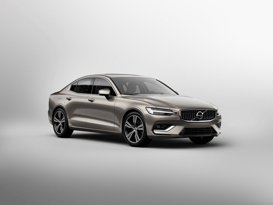 Volvo S60 T8, R-Design Plus si Inscription Plus