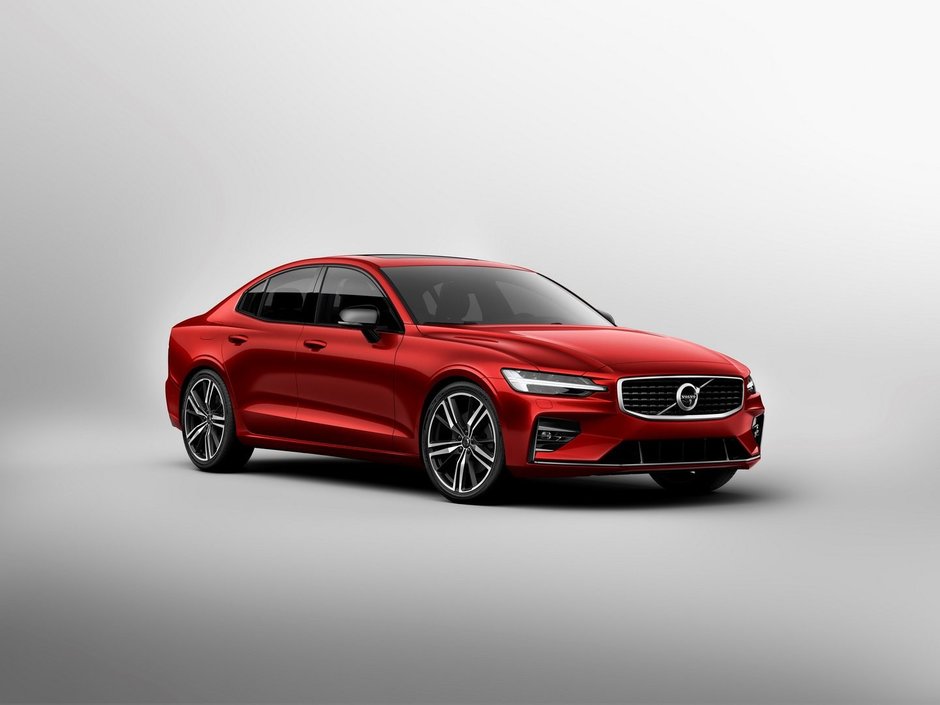 Volvo S60 T8, R-Design Plus si Inscription Plus