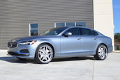 Volvo S90 cu jante mari