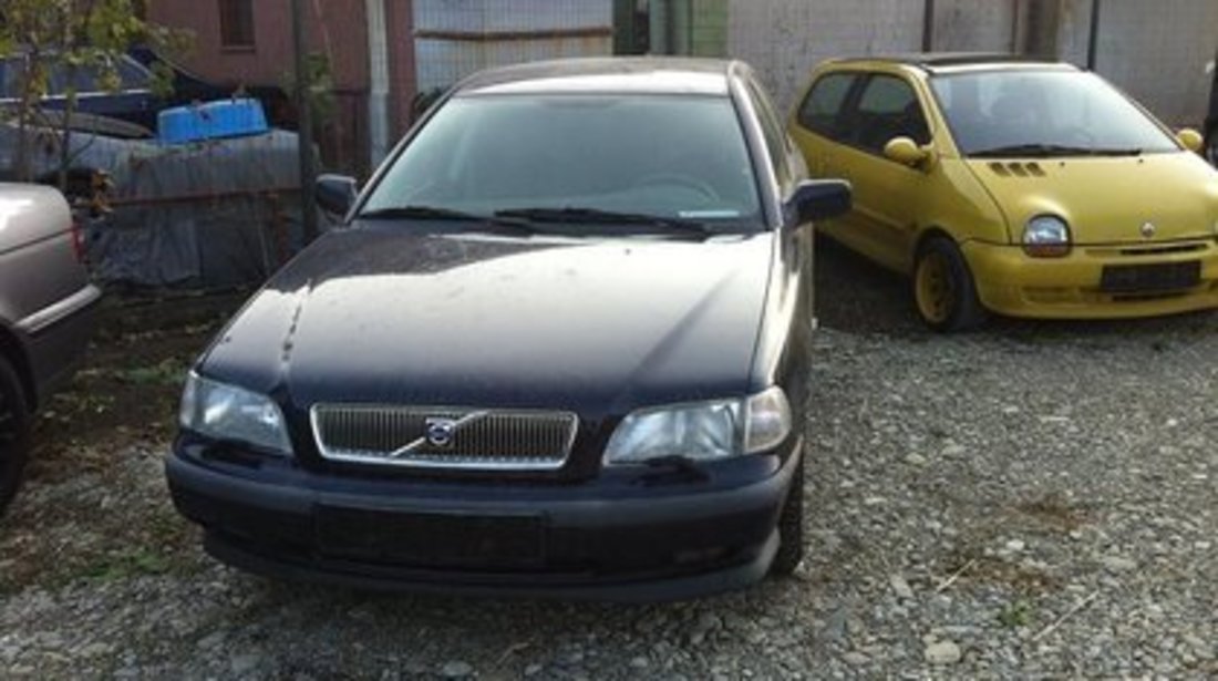 Volvo V40 1.8 b 2000