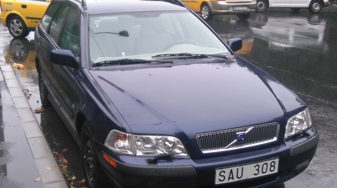 Volvo V40 1,8 benzina 2001