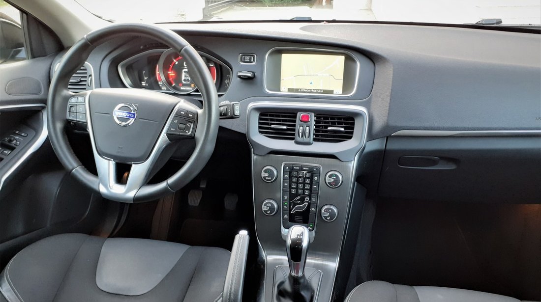 Volvo V40 2.0d 2015