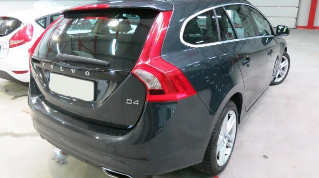 Volvo V60 2.0 D4 181 CP MOMENTUM S/S 2014