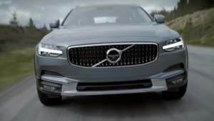 Volvo V90 Cross Country in actiune