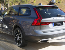 Volvo V90 Cross Country - Poze Reale