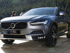 Volvo V90 Cross Country - Poze Reale