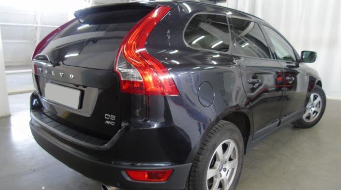 Volvo XC 60 Kinetic 2.4 D5 AWD 215 CP automatic 6+1 2013