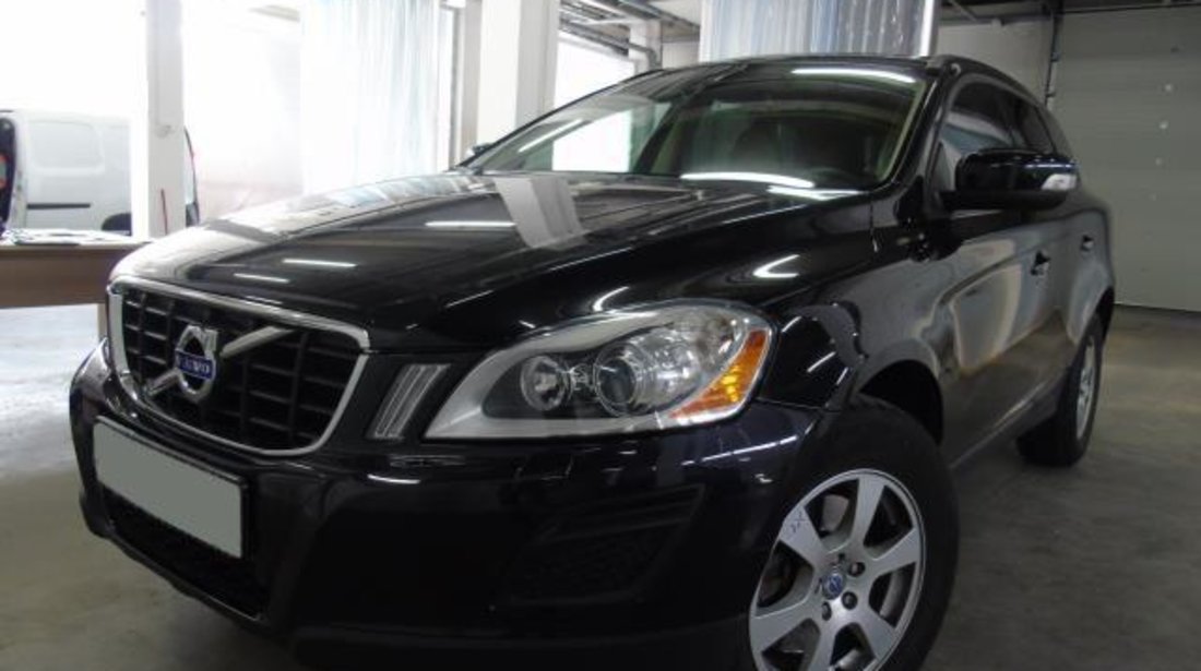 Volvo XC 60 Kinetic 2.4 D5 AWD 215 CP automatic 6+1 2013
