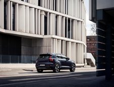 Volvo XC40, XC60 si V60