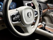 Volvo XC90 - Interior