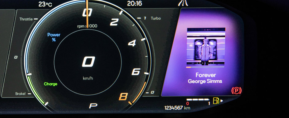 Vrea sa fure din clientii de Focus si Astra. INTERIORUL noului Seat Leon surprins in premiera pe camera Vrea sa fure din clientii de Focus si Astra. INTERIORUL noului Seat Leon surprins in premiera pe camera