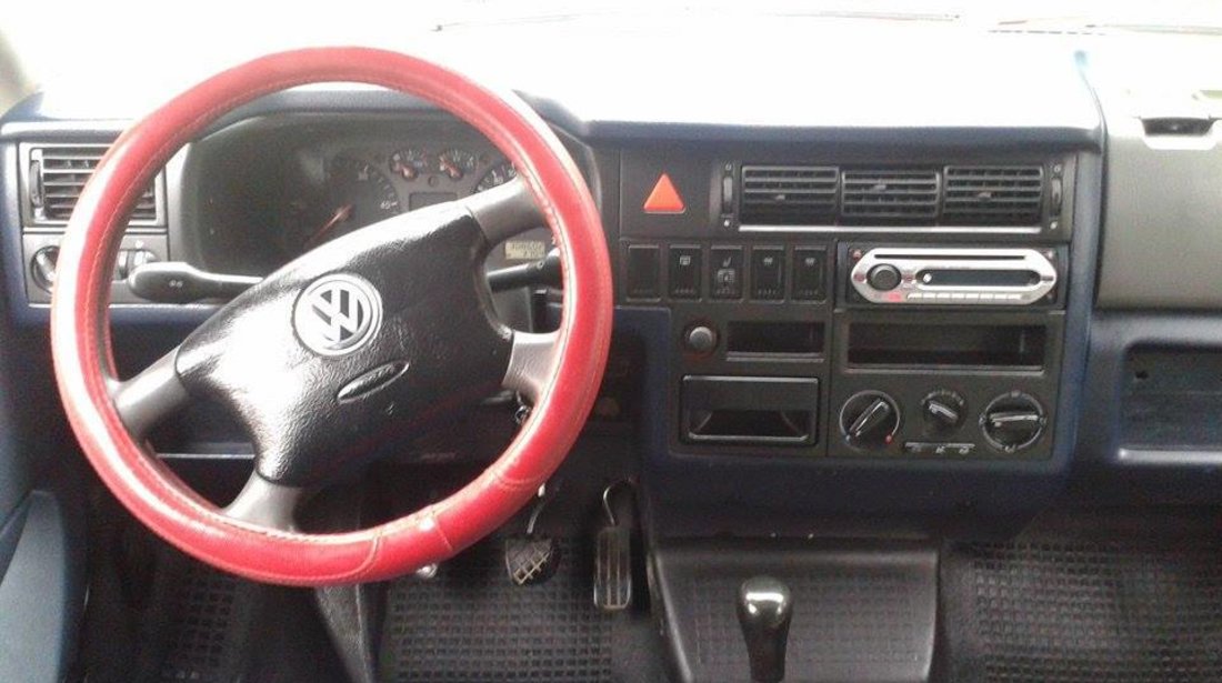 VW Caravelle acv 2461 2000