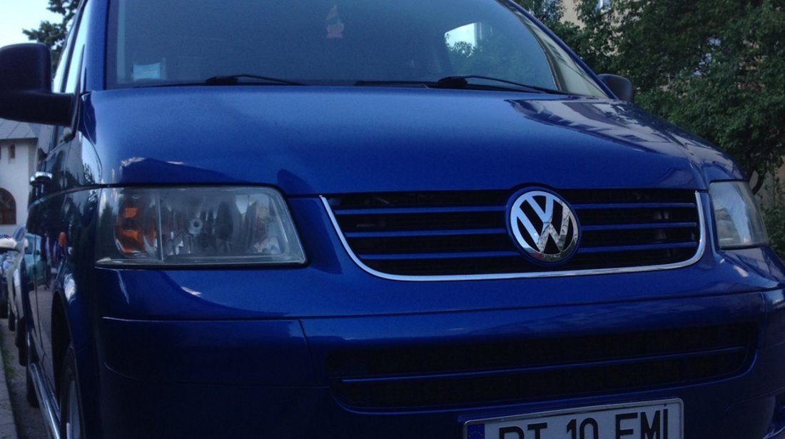 VW Caravelle AXD 2005